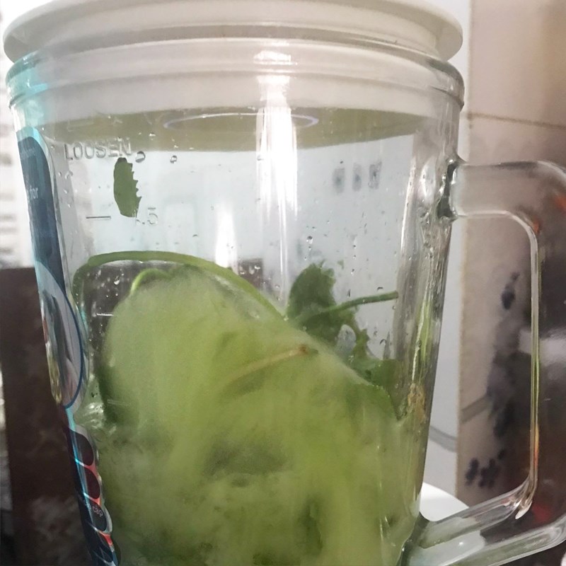 Step 2 Blend pennywort Milk pennywort