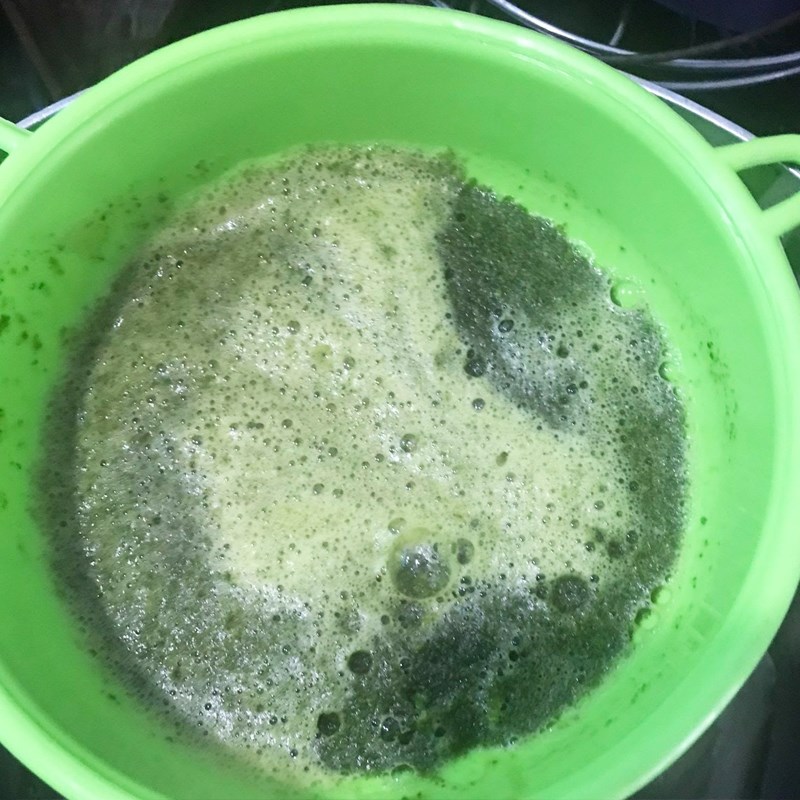 Step 2 Blend pennywort Milk pennywort