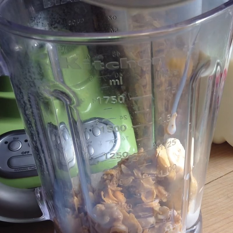 Step 2 Blend the Banana Walnut Cereal Smoothie Banana Walnut Cereal Smoothie