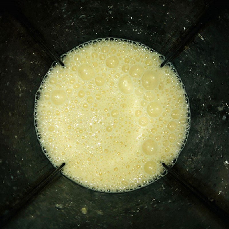 Step 2 Blend Aloe Vera Banana Smoothie