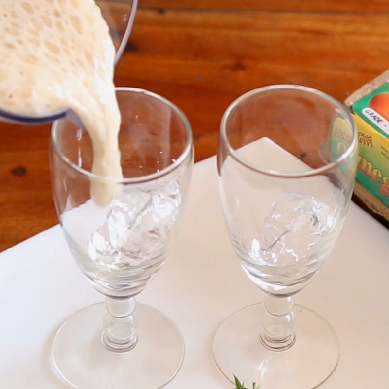 Step 2 Blend banana with egg smoothie Egg smoothie