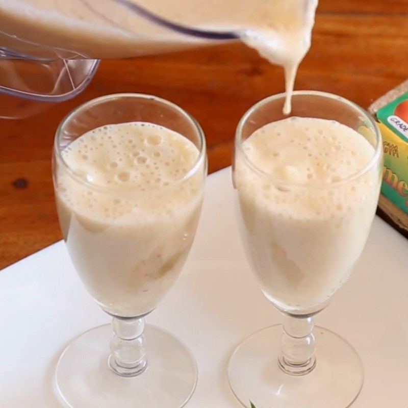 Step 2 Blend banana with egg smoothie Egg smoothie