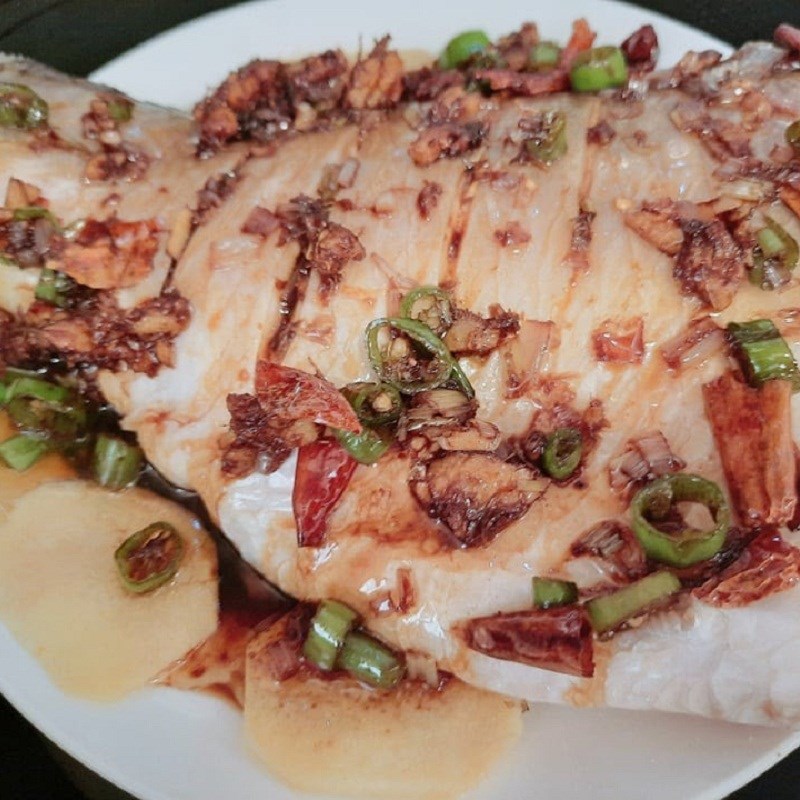 Step 3 Make spicy chili sauce for beer steamed carp